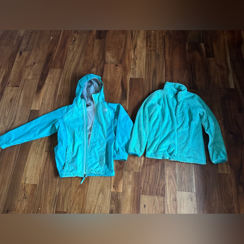 North Face Girls 2 piece jacket, inside (Osito) jacket is soft & warm.